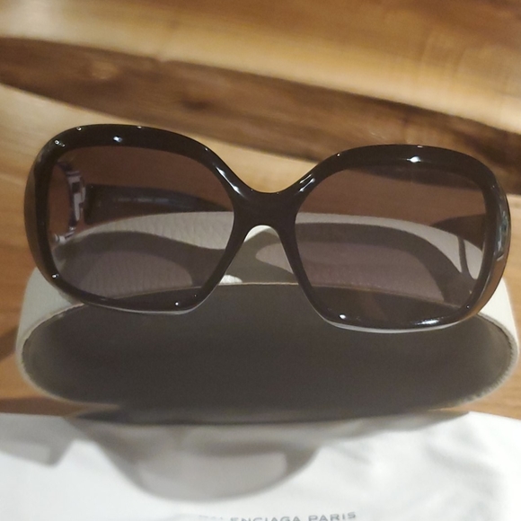 Authentic Emilio Pucci Sunglasses - Picture 6 of 7